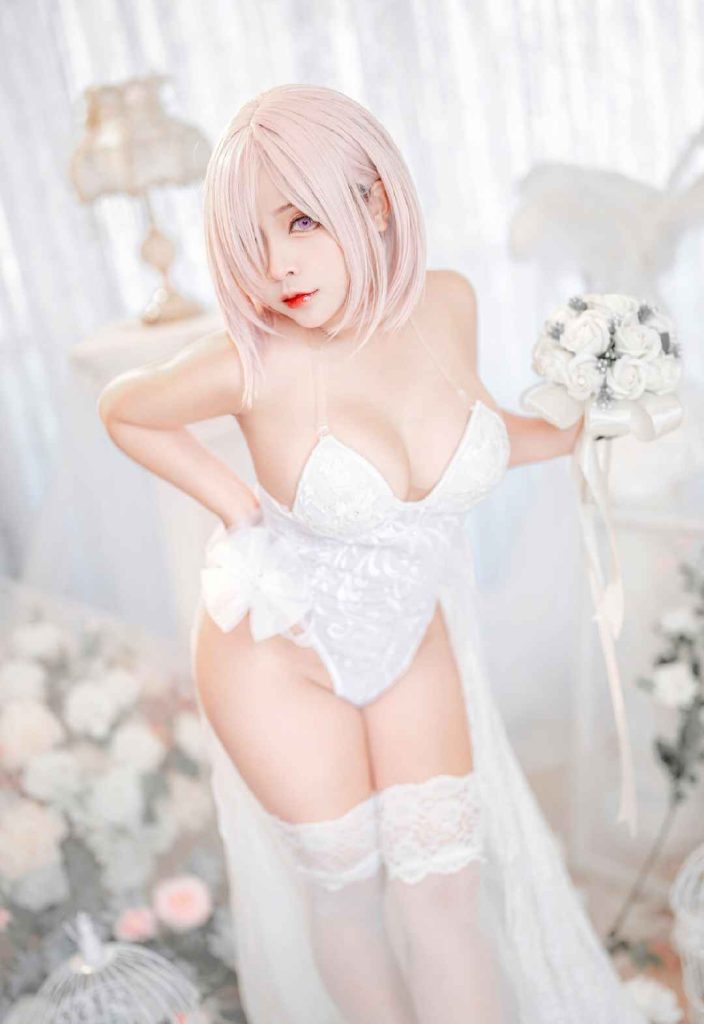 Sayo Momo – Mashu white lingerie body oil [57P8V-424M]